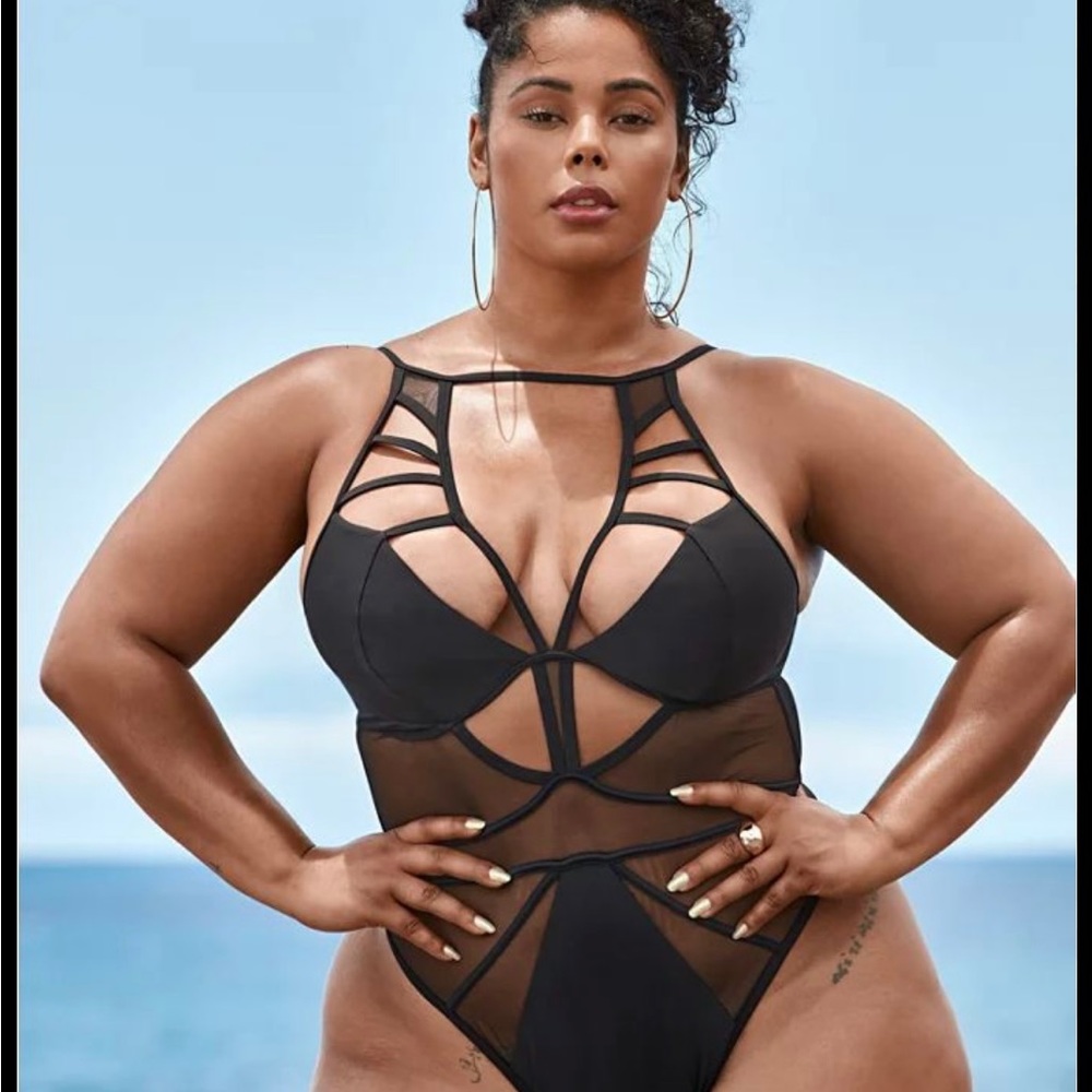 2x Fashion to figure Brazilian cage, black tabria majors, collaboration swimsuit